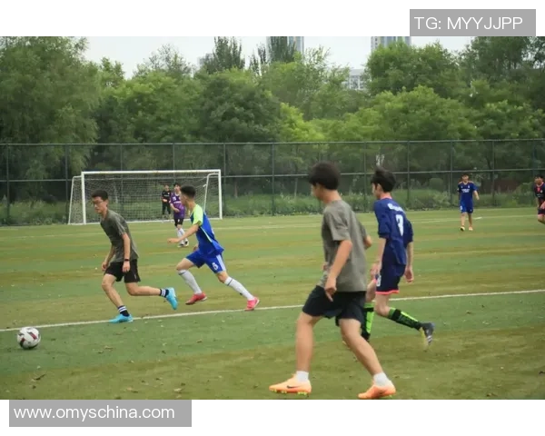 提升足球后卫技巧的五大关键训练方法与实战经验分享